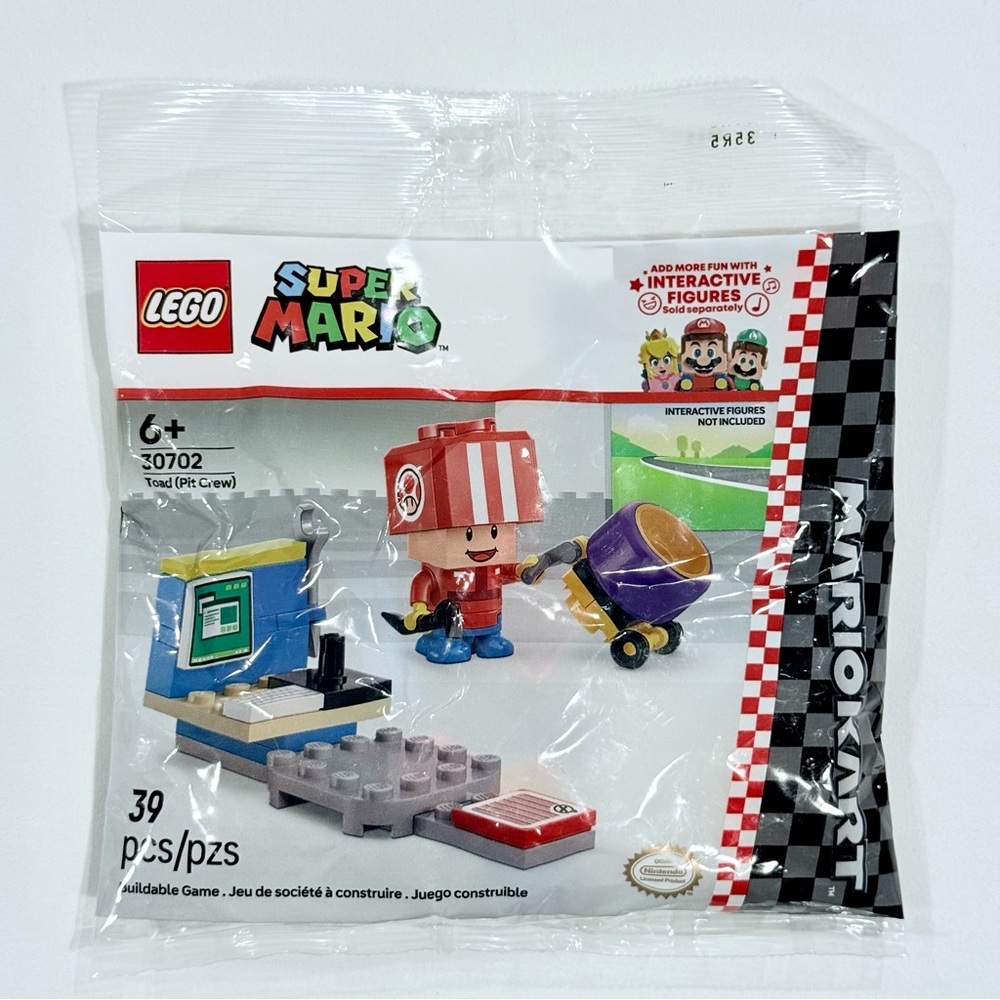 New LEGO Super Mario Kart Toad Pit Crew Set 30702 Polybag 39 Pieces Nintendo